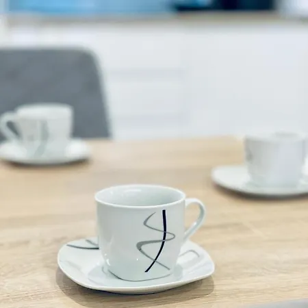 Modern Silver דירה